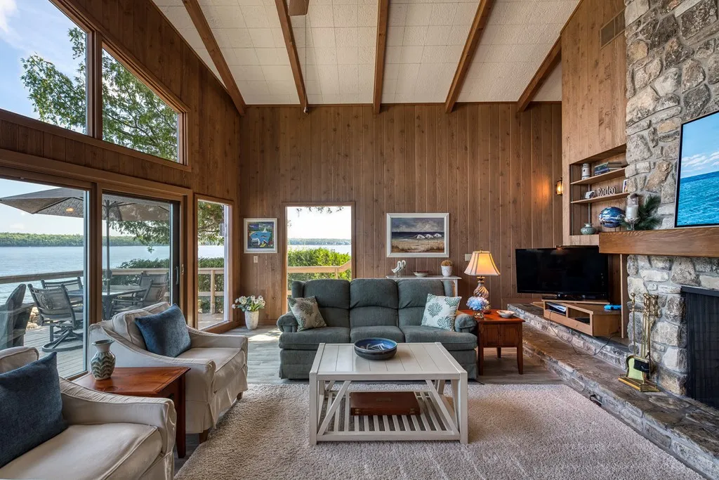 1918 Hillside Dr, Ellison Bay, Wisconsin 54210, 4 Bedrooms Bedrooms, ,2 BathroomsBathrooms,Waterfront-Residential,For Sale,Hillside Dr,144303