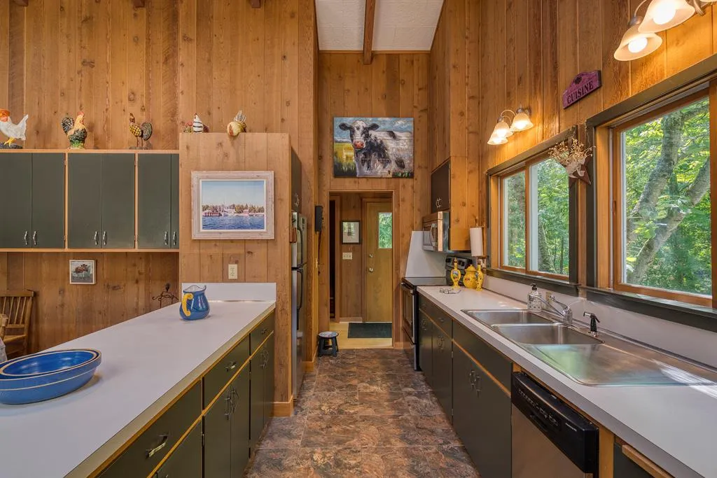 1918 Hillside Dr, Ellison Bay, Wisconsin 54210, 4 Bedrooms Bedrooms, ,2 BathroomsBathrooms,Waterfront-Residential,For Sale,Hillside Dr,144303