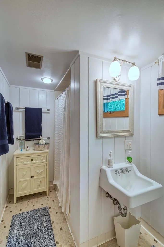1918 Hillside Dr, Ellison Bay, Wisconsin 54210, 4 Bedrooms Bedrooms, ,2 BathroomsBathrooms,Waterfront-Residential,For Sale,Hillside Dr,144303