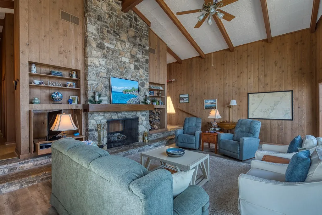 1918 Hillside Dr, Ellison Bay, Wisconsin 54210, 4 Bedrooms Bedrooms, ,2 BathroomsBathrooms,Waterfront-Residential,For Sale,Hillside Dr,144303