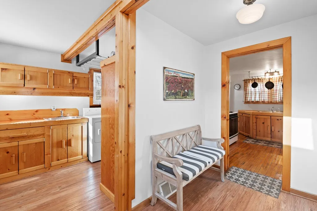 215 S 4th Ave, Sturgeon Bay Wi 54235, 2 Bedrooms Bedrooms, ,1 BathroomBathrooms,Inland-Residential,For Sale,S 4th Ave,141463