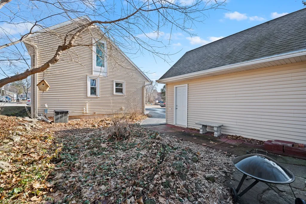 215 S 4th Ave, Sturgeon Bay Wi 54235, 2 Bedrooms Bedrooms, ,1 BathroomBathrooms,Inland-Residential,For Sale,S 4th Ave,141463