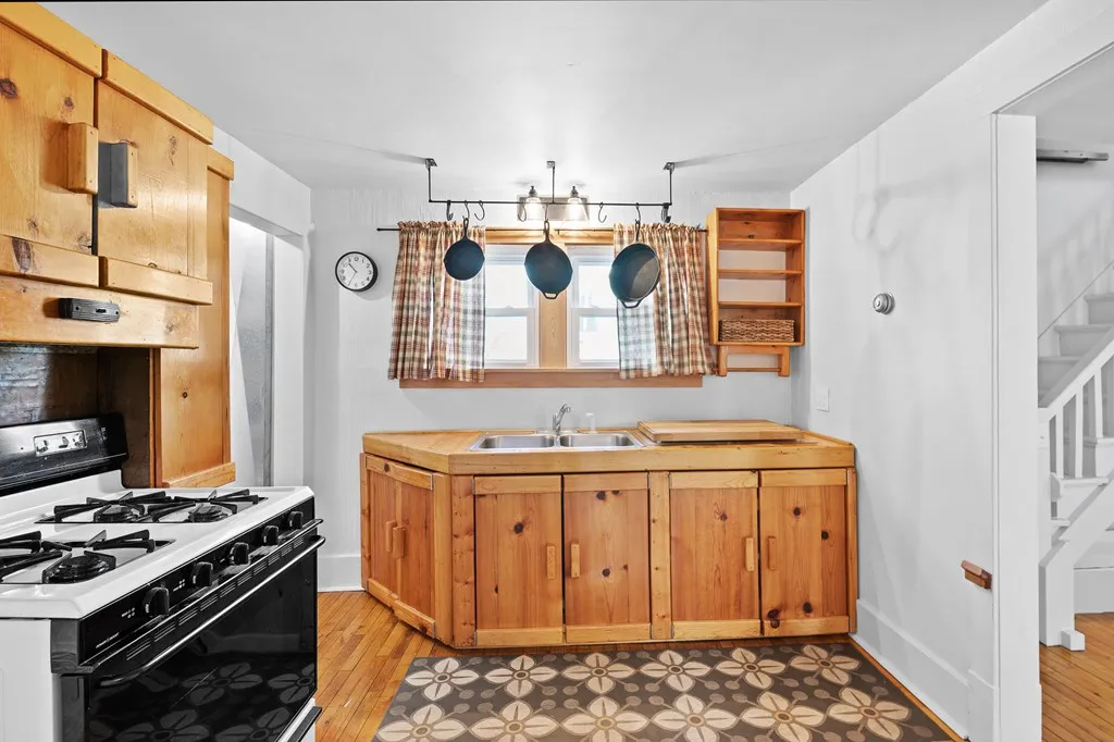 215 S 4th Ave, Sturgeon Bay Wi 54235, 2 Bedrooms Bedrooms, ,1 BathroomBathrooms,Inland-Residential,For Sale,S 4th Ave,141463
