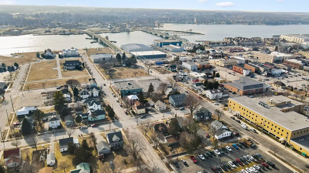 215 S 4th Ave, Sturgeon Bay Wi 54235, 2 Bedrooms Bedrooms, ,1 BathroomBathrooms,Inland-Residential,For Sale,S 4th Ave,141463