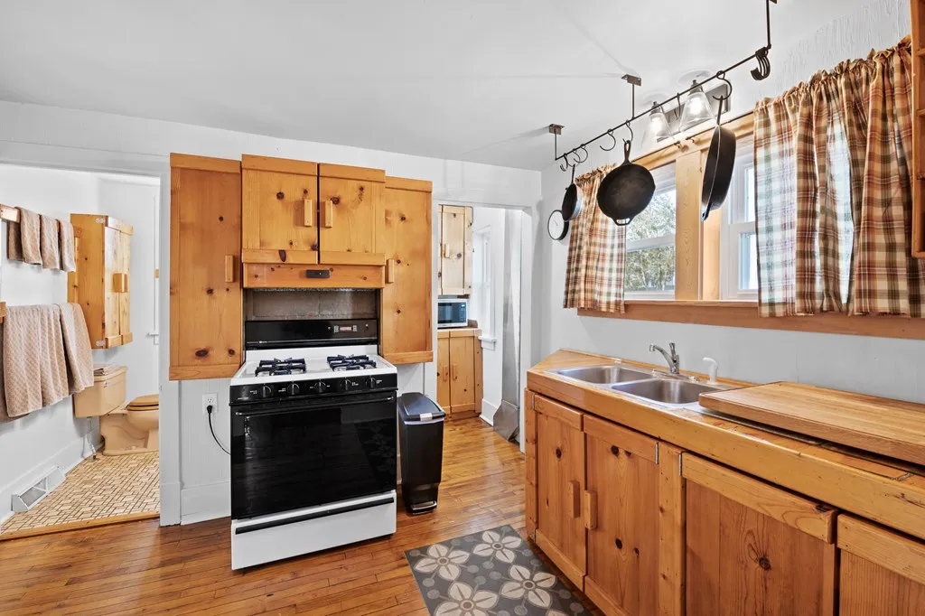 215 S 4th Ave, Sturgeon Bay Wi 54235, 2 Bedrooms Bedrooms, ,1 BathroomBathrooms,Inland-Residential,For Sale,S 4th Ave,141463