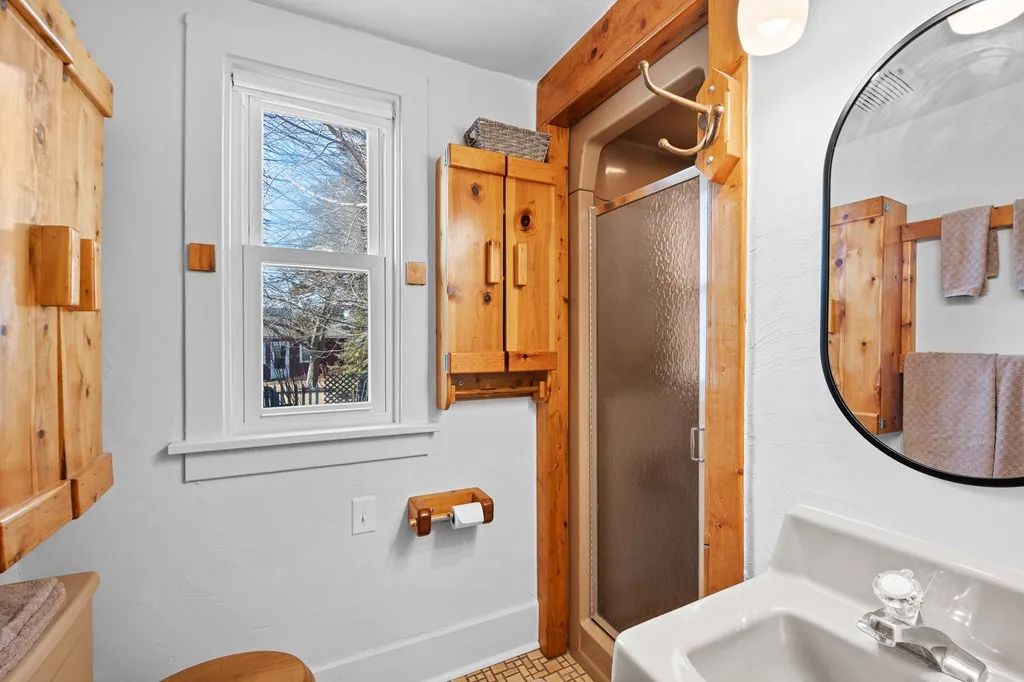 215 S 4th Ave, Sturgeon Bay Wi 54235, 2 Bedrooms Bedrooms, ,1 BathroomBathrooms,Inland-Residential,For Sale,S 4th Ave,141463