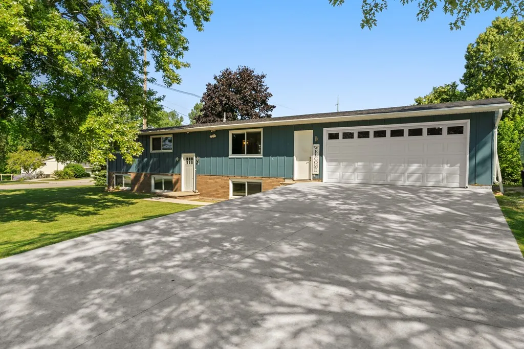 812 Belmar Pl, Sturgeon Bay, Wisconsin 54235, 4 Bedrooms Bedrooms, ,2 BathroomsBathrooms,Inland-Residential,For Sale,Belmar Pl,144385