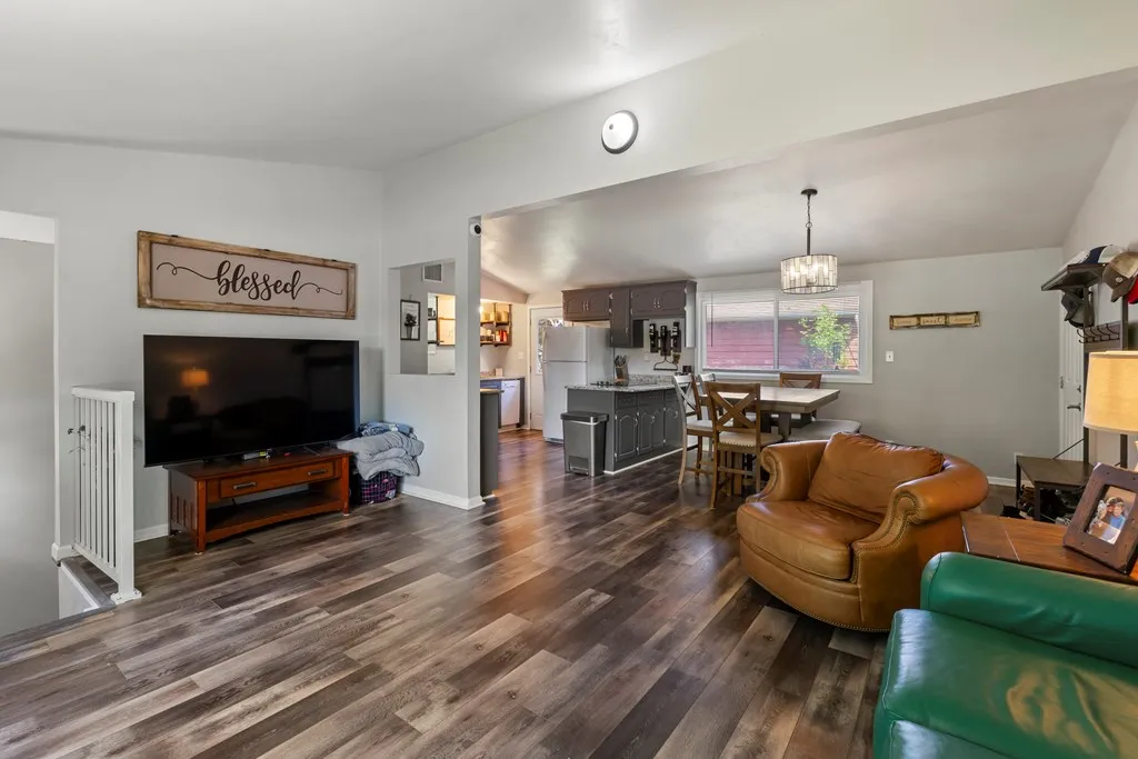 812 Belmar Pl, Sturgeon Bay, Wisconsin 54235, 4 Bedrooms Bedrooms, ,2 BathroomsBathrooms,Inland-Residential,For Sale,Belmar Pl,144385