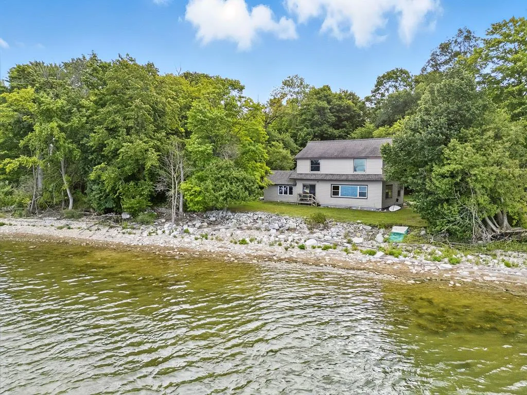 1337 N Bay Shore Rd, Brussels, Wisconsin 54204, 3 Bedrooms Bedrooms, ,1 BathroomBathrooms,Waterfront-Residential,For Sale,N Bay Shore Rd,144475