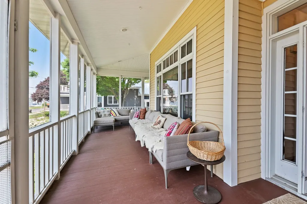 1006 Memorial Dr, Sturgeon Bay, Wisconsin 54235, 4 Bedrooms Bedrooms, ,4 BathroomsBathrooms,Waterfront-Residential,For Sale,Memorial Dr,144124