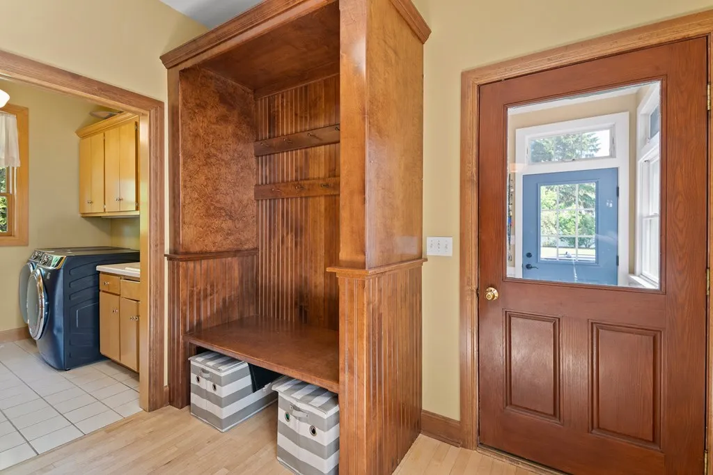1006 Memorial Dr, Sturgeon Bay, Wisconsin 54235, 4 Bedrooms Bedrooms, ,4 BathroomsBathrooms,Waterfront-Residential,For Sale,Memorial Dr,144124