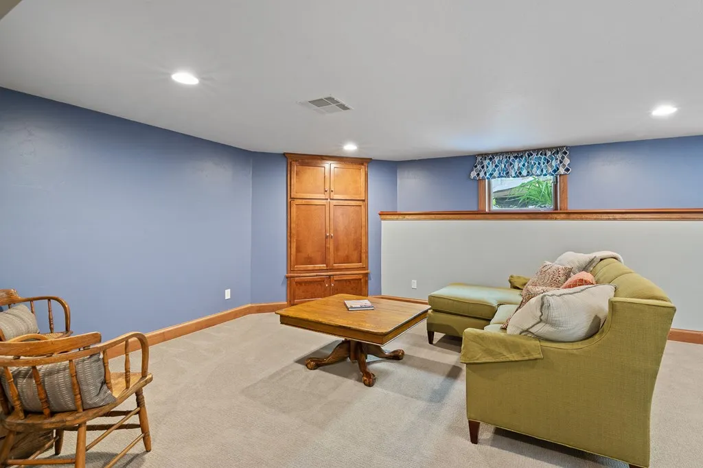 1006 Memorial Dr, Sturgeon Bay, Wisconsin 54235, 4 Bedrooms Bedrooms, ,4 BathroomsBathrooms,Waterfront-Residential,For Sale,Memorial Dr,144124