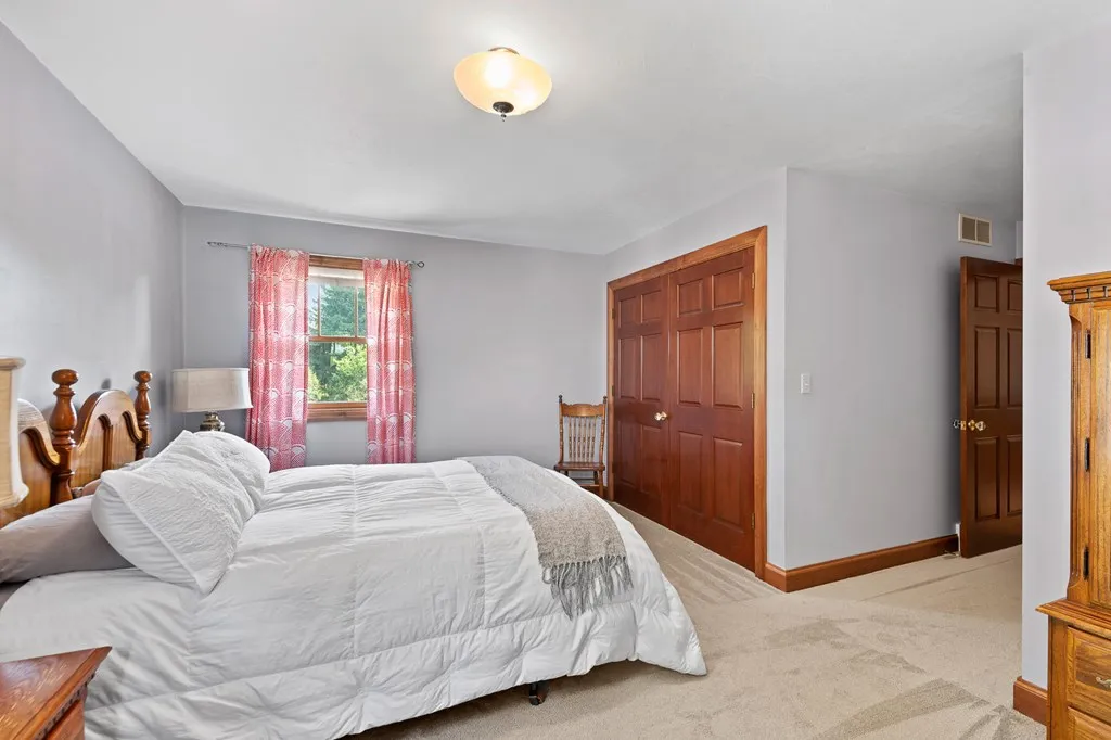 1006 Memorial Dr, Sturgeon Bay, Wisconsin 54235, 4 Bedrooms Bedrooms, ,4 BathroomsBathrooms,Waterfront-Residential,For Sale,Memorial Dr,144124