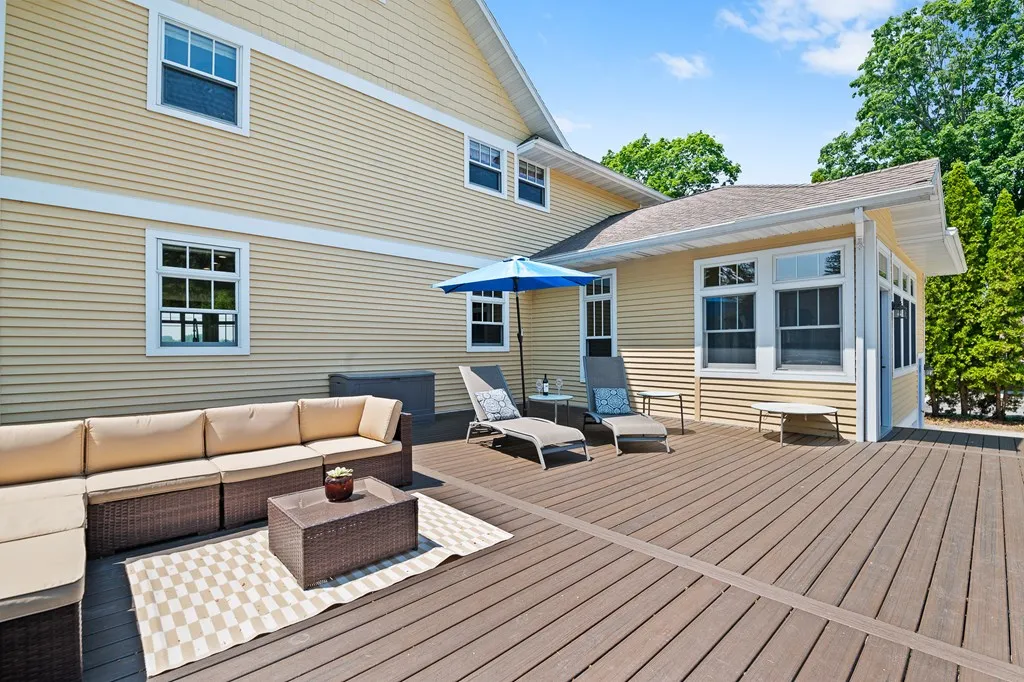 1006 Memorial Dr, Sturgeon Bay, Wisconsin 54235, 4 Bedrooms Bedrooms, ,4 BathroomsBathrooms,Waterfront-Residential,For Sale,Memorial Dr,144124