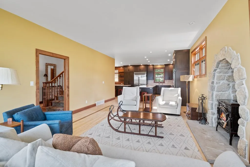 1006 Memorial Dr, Sturgeon Bay, Wisconsin 54235, 4 Bedrooms Bedrooms, ,4 BathroomsBathrooms,Waterfront-Residential,For Sale,Memorial Dr,144124
