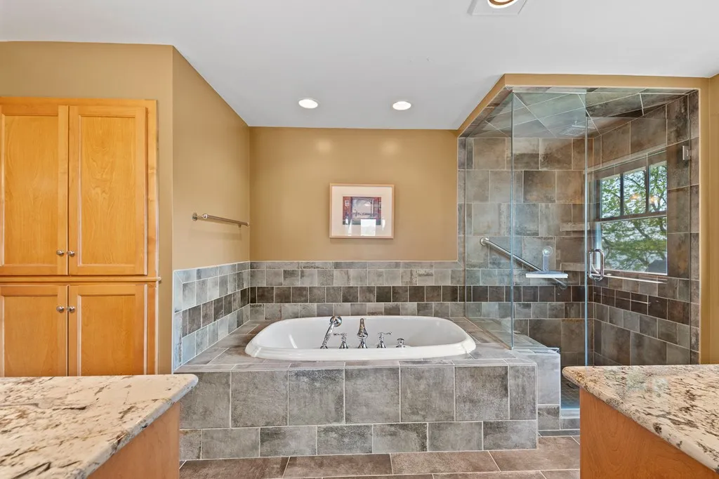 1006 Memorial Dr, Sturgeon Bay, Wisconsin 54235, 4 Bedrooms Bedrooms, ,4 BathroomsBathrooms,Waterfront-Residential,For Sale,Memorial Dr,144124
