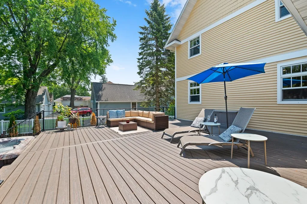 1006 Memorial Dr, Sturgeon Bay, Wisconsin 54235, 4 Bedrooms Bedrooms, ,4 BathroomsBathrooms,Waterfront-Residential,For Sale,Memorial Dr,144124