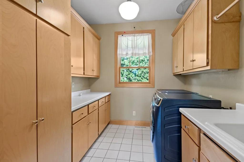1006 Memorial Dr, Sturgeon Bay, Wisconsin 54235, 4 Bedrooms Bedrooms, ,4 BathroomsBathrooms,Waterfront-Residential,For Sale,Memorial Dr,144124