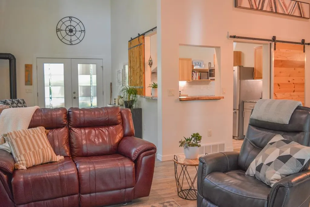 511 N Duluth Ave, Sturgeon Bay Wi 54235, 3 Bedrooms Bedrooms, ,2 BathroomsBathrooms,Inland-Residential,For Sale,N Duluth Ave,143074