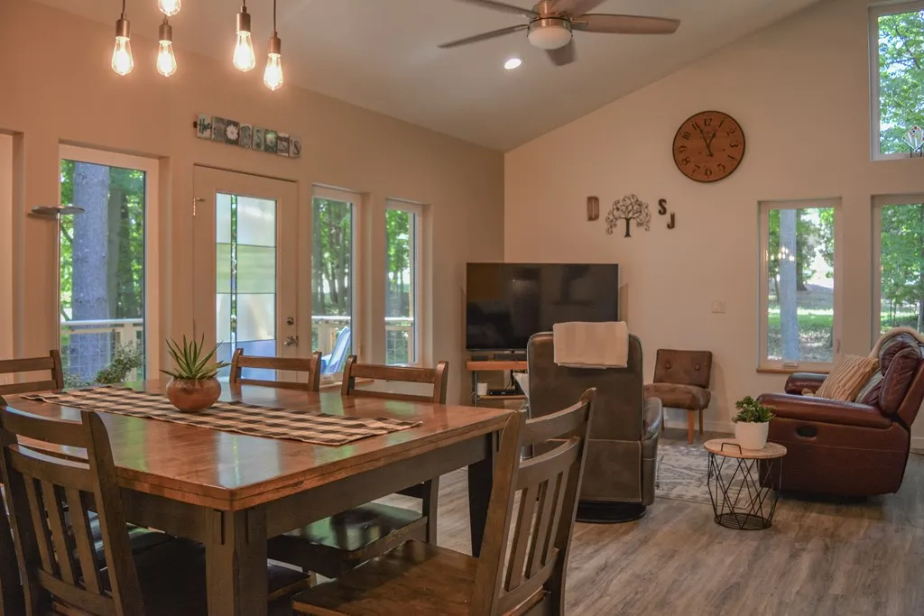 511 N Duluth Ave, Sturgeon Bay Wi 54235, 3 Bedrooms Bedrooms, ,2 BathroomsBathrooms,Inland-Residential,For Sale,N Duluth Ave,143074