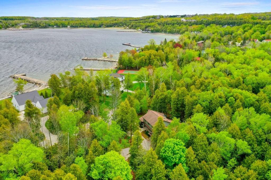 7747 E Shore Dr, Egg Harbor, Wisconsin 54209, 5 Bedrooms Bedrooms, ,4 BathroomsBathrooms,Inland-Residential,For Sale,E Shore Dr,144033