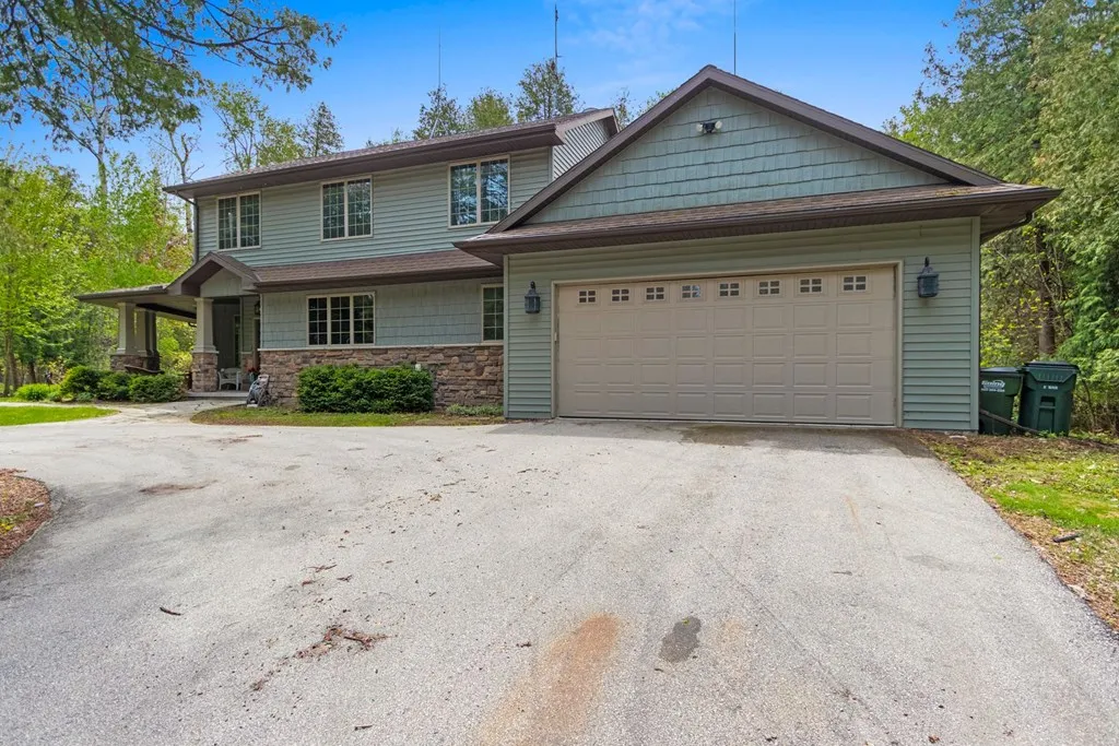 7747 E Shore Dr, Egg Harbor, Wisconsin 54209, 5 Bedrooms Bedrooms, ,4 BathroomsBathrooms,Inland-Residential,For Sale,E Shore Dr,144033