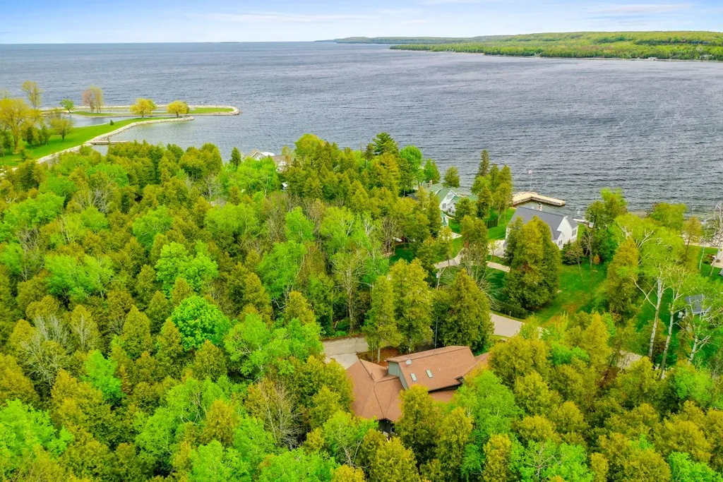 7747 E Shore Dr, Egg Harbor, Wisconsin 54209, 5 Bedrooms Bedrooms, ,4 BathroomsBathrooms,Inland-Residential,For Sale,E Shore Dr,144033