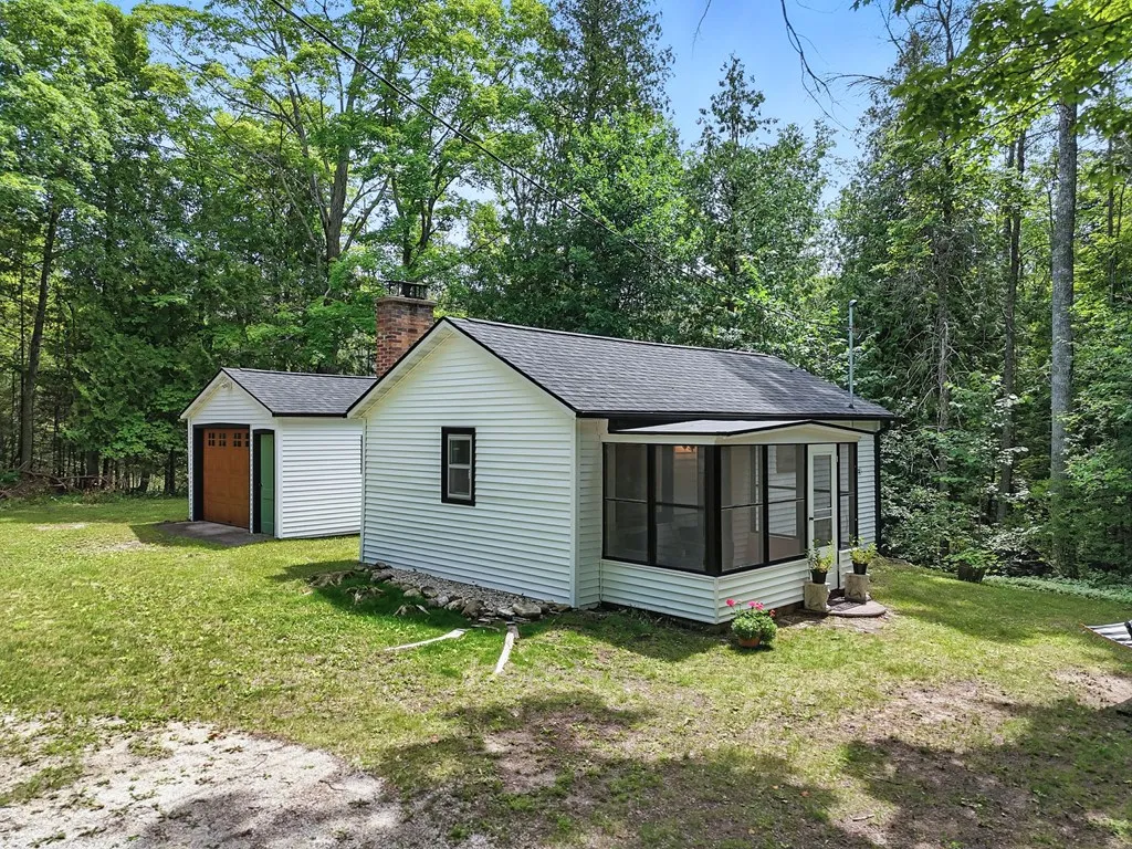 12658 Hwy 42, Gills Rock, Wisconsin 54210, 4 Bedrooms Bedrooms, ,2 BathroomsBathrooms,Inland-Residential,For Sale,Hwy 42,144263