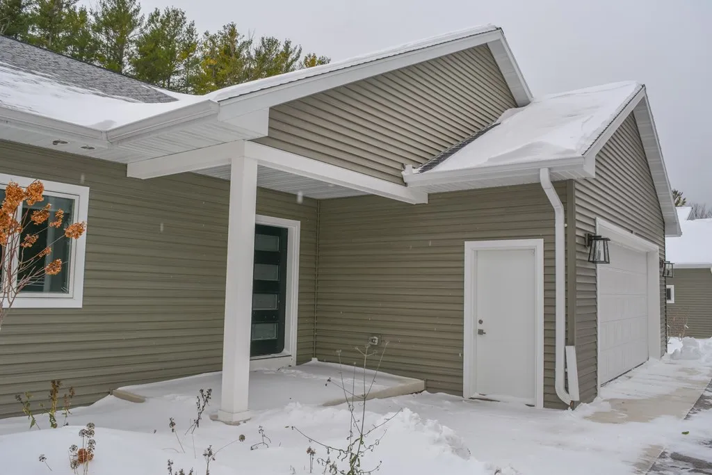 7709 Hwy 42 # 202, Egg Harbor Wi 54209, 2 Bedrooms Bedrooms, ,2 BathroomsBathrooms,Condominium,For Sale,Hwy 42,143472