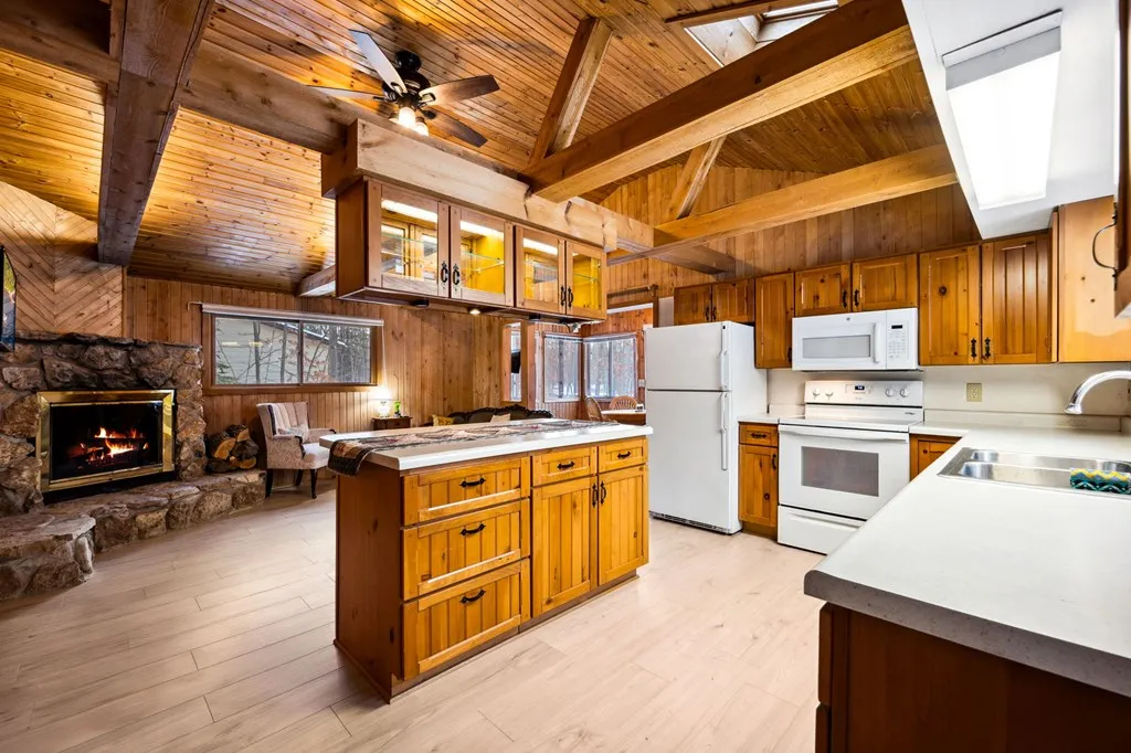 12729 Timberline Rd, Ellison Bay Wi 54210, 2 Bedrooms Bedrooms, ,1 BathroomBathrooms,Inland-Residential,For Sale,Timberline Rd,143473