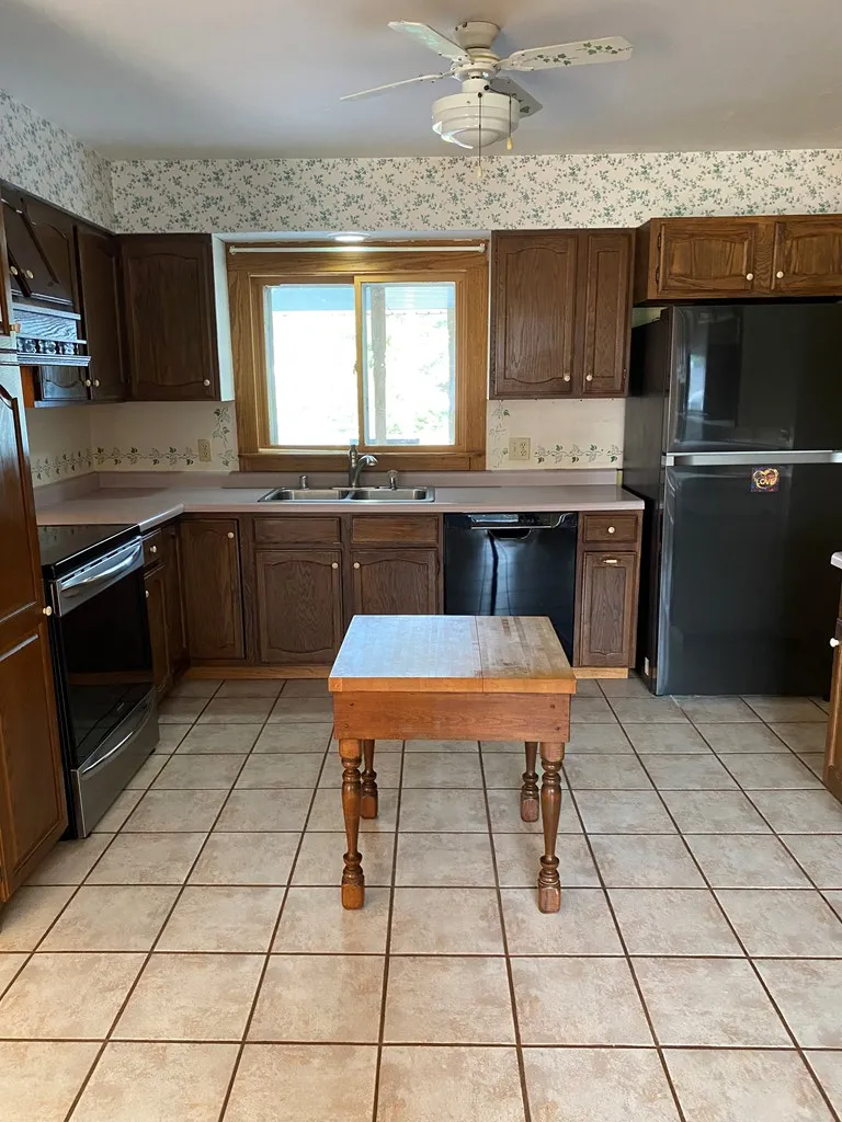 916 N 8th Ave, Sturgeon Bay, Wisconsin 54235, 4 Bedrooms Bedrooms, ,2 BathroomsBathrooms,Inland-Residential,For Sale,N 8th Ave,144400