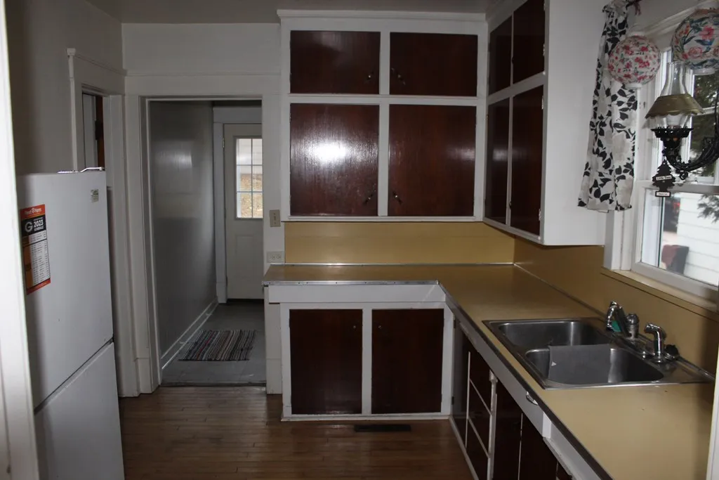 27 S Lansing Ave, Sturgeon Bay Wi 54235, 4 Bedrooms Bedrooms, ,2 BathroomsBathrooms,Inland-Residential,For Sale,S Lansing Ave,141075