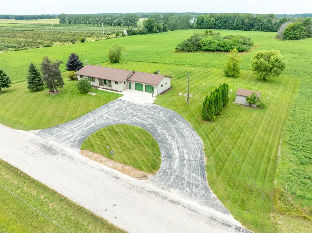 6945 Memorial Dr, Egg Harbor, Wisconsin 54209, 3 Bedrooms Bedrooms, ,2 BathroomsBathrooms,Inland-Residential,For Sale,Memorial Dr,144433