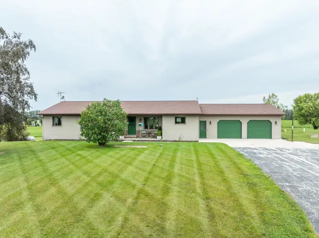 6945 Memorial Dr, Egg Harbor, Wisconsin 54209, 3 Bedrooms Bedrooms, ,2 BathroomsBathrooms,Inland-Residential,For Sale,Memorial Dr,144433
