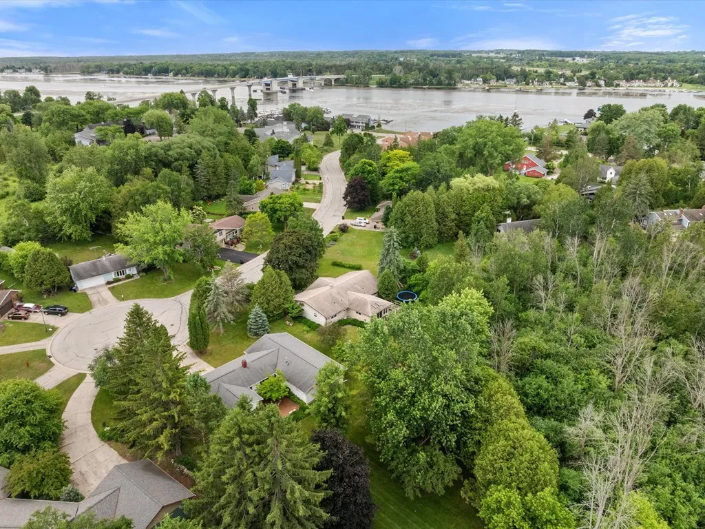 809 S 16th Ct, Sturgeon Bay, Wisconsin 54235, 2 Bedrooms Bedrooms, ,2 BathroomsBathrooms,Inland-Residential,For Sale,S 16th Ct,144184