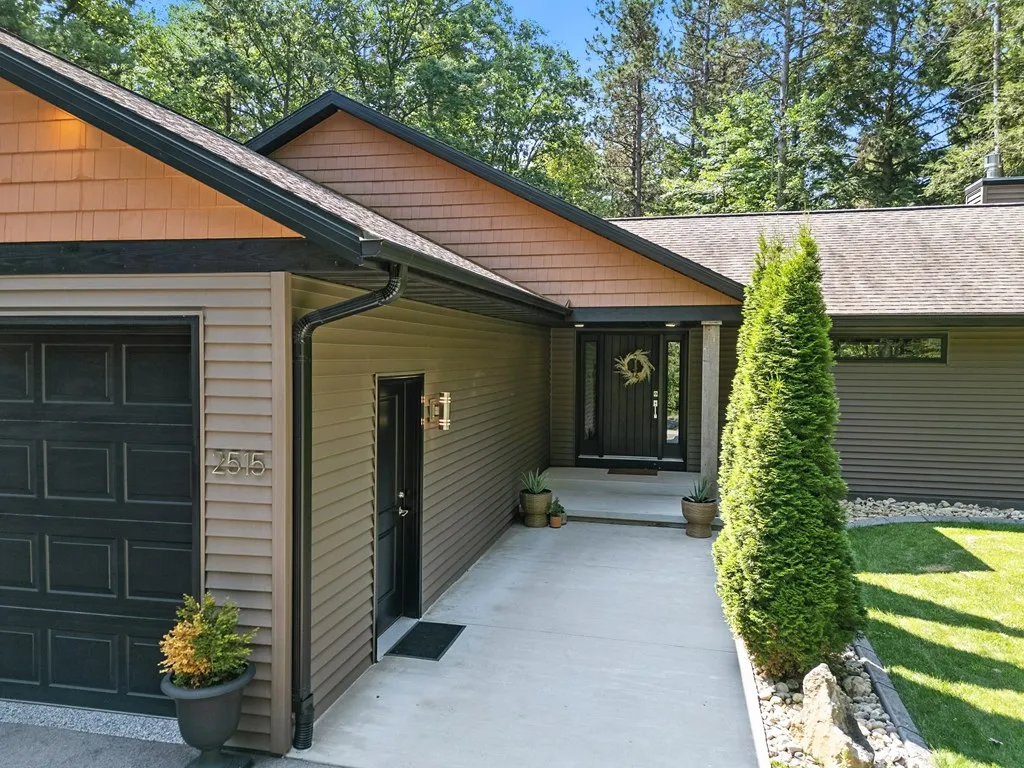 2515 Canal Ln, Sturgeon Bay, Wisconsin 54235, 3 Bedrooms Bedrooms, ,3 BathroomsBathrooms,Inland-Residential,For Sale,Canal Ln,144329