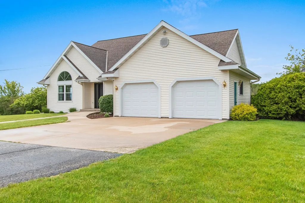 4809 Bluff Dr, Sturgeon Bay Wi 54235, 3 Bedrooms Bedrooms, ,4 BathroomsBathrooms,Inland-Residential,For Sale,Bluff Dr,141745