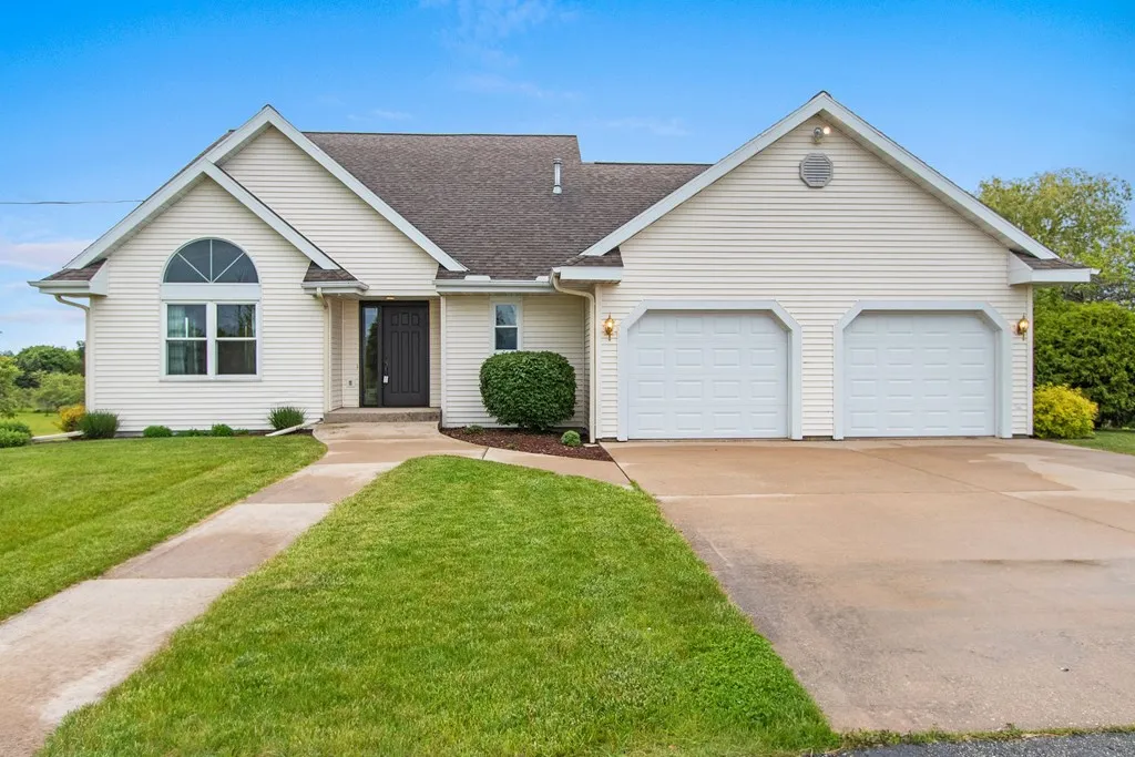 4809 Bluff Dr, Sturgeon Bay Wi 54235, 3 Bedrooms Bedrooms, ,4 BathroomsBathrooms,Inland-Residential,For Sale,Bluff Dr,141745