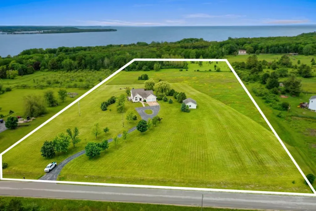 4809 Bluff Dr, Sturgeon Bay Wi 54235, 3 Bedrooms Bedrooms, ,4 BathroomsBathrooms,Inland-Residential,For Sale,Bluff Dr,141745