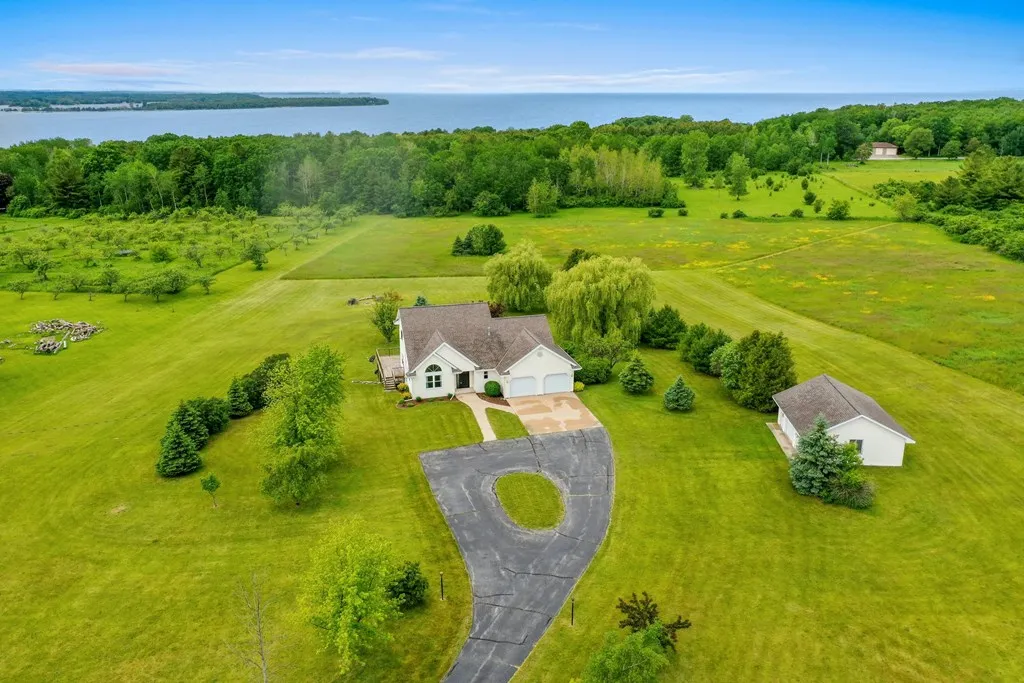 4809 Bluff Dr, Sturgeon Bay Wi 54235, 3 Bedrooms Bedrooms, ,4 BathroomsBathrooms,Inland-Residential,For Sale,Bluff Dr,141745