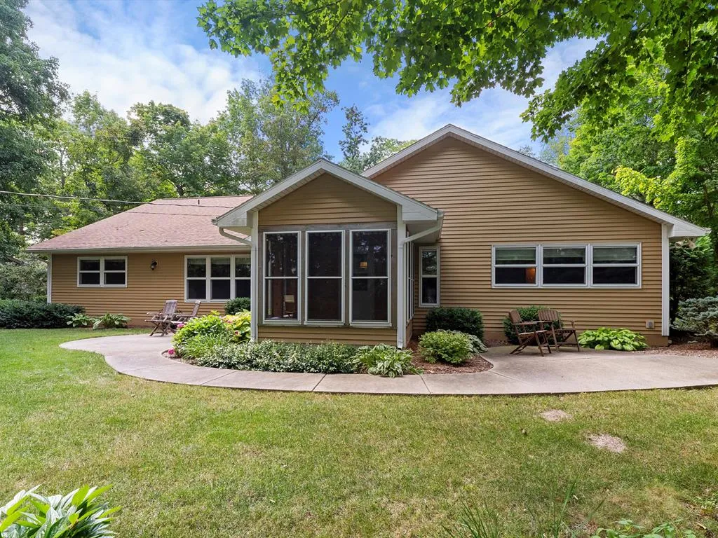 1844 Georgia St, Sturgeon Bay Wi 54235, 3 Bedrooms Bedrooms, ,2 BathroomsBathrooms,Inland-Residential,For Sale,Georgia St,143023
