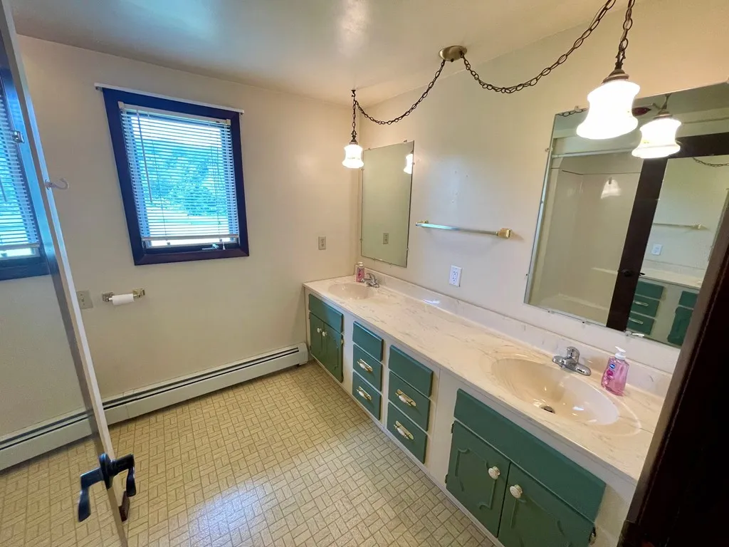 5610 Gordon Rd, Sturgeon Bay, Wisconsin 54235, 3 Bedrooms Bedrooms, ,2 BathroomsBathrooms,Inland-Residential,For Sale,Gordon Rd,144366