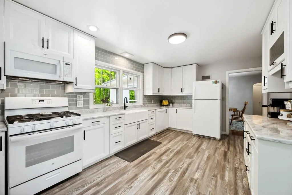 12295 Garrett Bay Rd, Ellison Bay, Wisconsin 54210, 3 Bedrooms Bedrooms, ,2 BathroomsBathrooms,Inland-Residential,For Sale,Garrett Bay Rd,144069