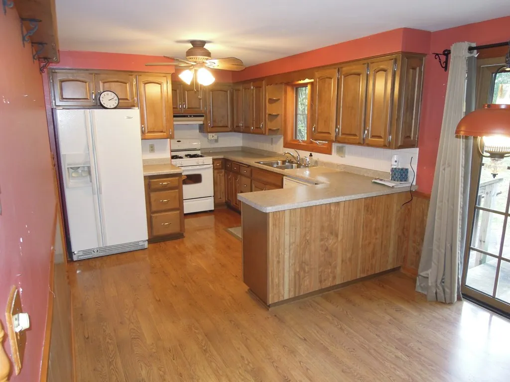 153 N 10th Pl, Sturgeon Bay Wi 54235, 3 Bedrooms Bedrooms, ,2 BathroomsBathrooms,Inland-Residential,For Sale,N 10th Pl,141201