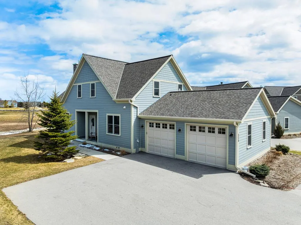 5228 Cobblestone Circle # 17, Egg Harbor Wi 54209, 3 Bedrooms Bedrooms, ,4 BathroomsBathrooms,Condominium,For Sale,Cobblestone Circle,143798