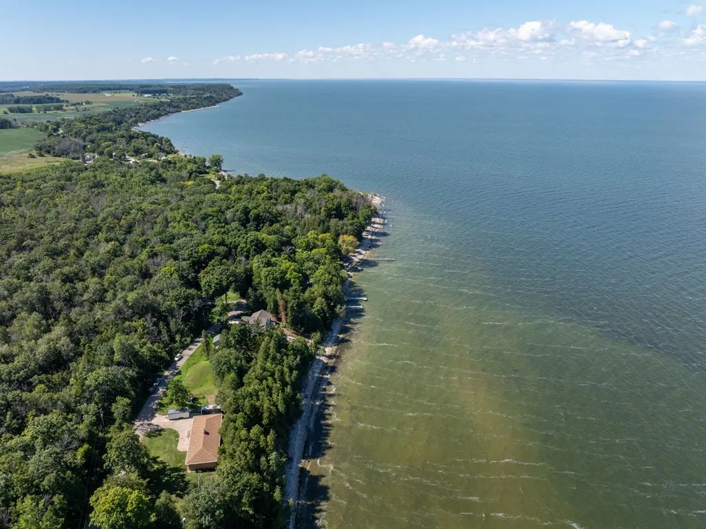 2441 White Star Rd, Brussels, Wisconsin 54204, 3 Bedrooms Bedrooms, ,2 BathroomsBathrooms,Waterfront-Residential,For Sale,White Star Rd,144464
