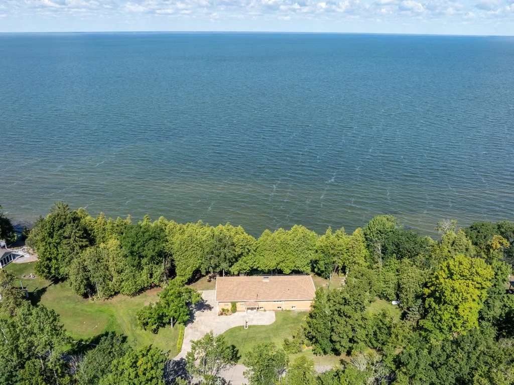 2441 White Star Rd, Brussels, Wisconsin 54204, 3 Bedrooms Bedrooms, ,2 BathroomsBathrooms,Waterfront-Residential,For Sale,White Star Rd,144464