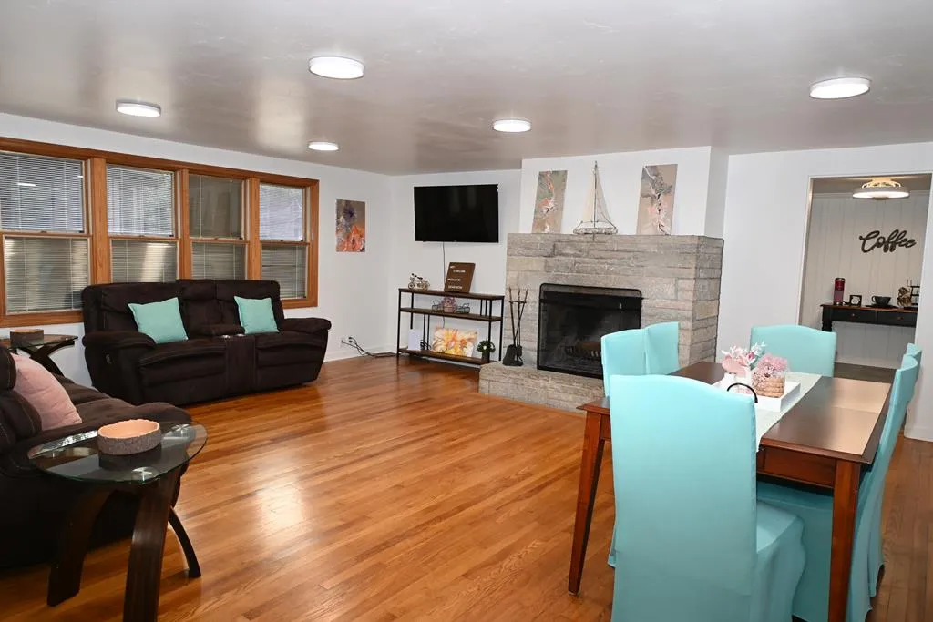 10445 N Bay Rd, Sister Bay Wi 54234, 3 Bedrooms Bedrooms, ,2 BathroomsBathrooms,Inland-Residential,For Sale,N Bay Rd,143425