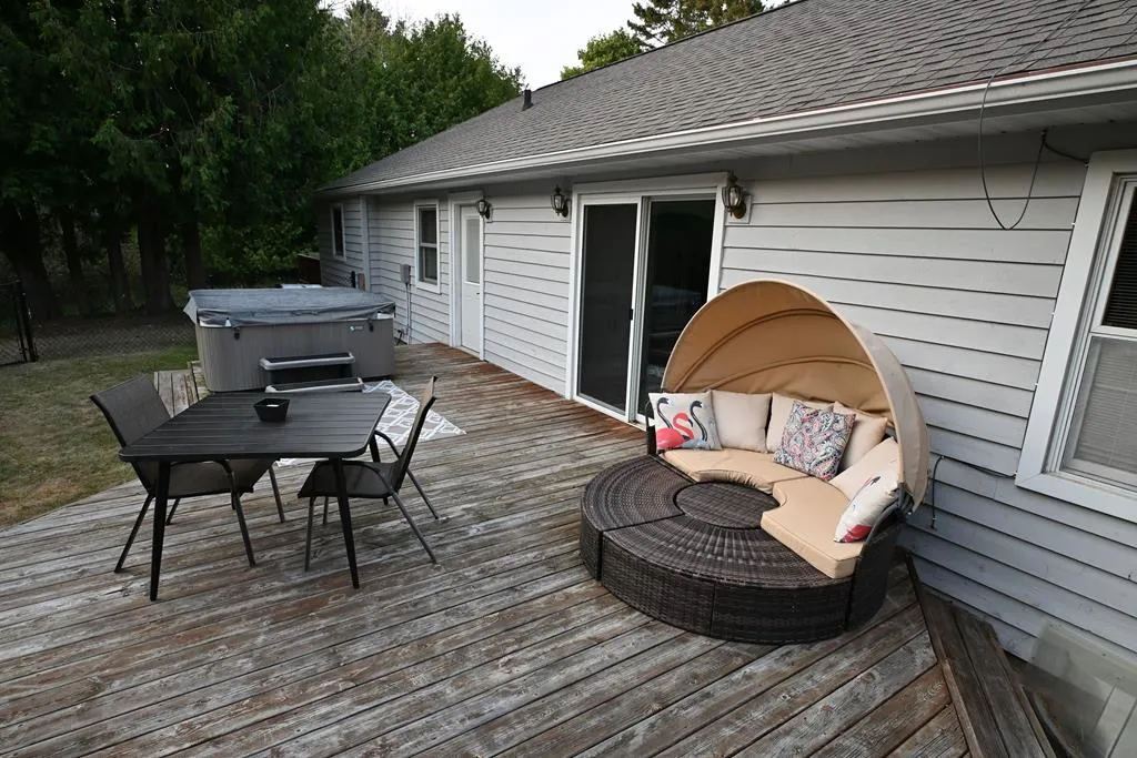 10445 N Bay Rd, Sister Bay Wi 54234, 3 Bedrooms Bedrooms, ,2 BathroomsBathrooms,Inland-Residential,For Sale,N Bay Rd,143425