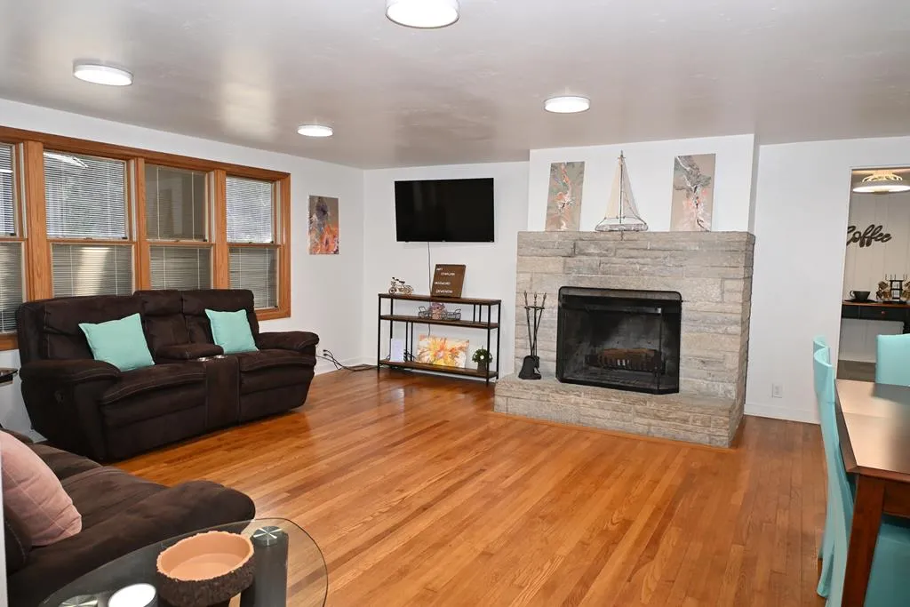10445 N Bay Rd, Sister Bay Wi 54234, 3 Bedrooms Bedrooms, ,2 BathroomsBathrooms,Inland-Residential,For Sale,N Bay Rd,143425